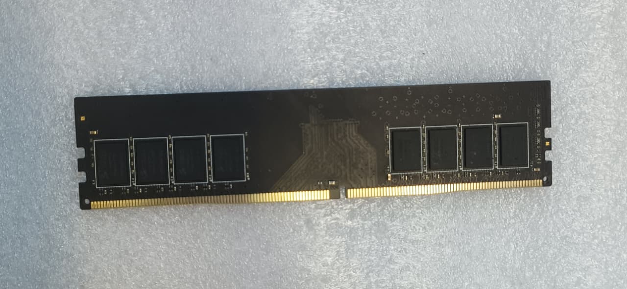 Olds Corsair Ddr4 8gb Ram 2400mhz