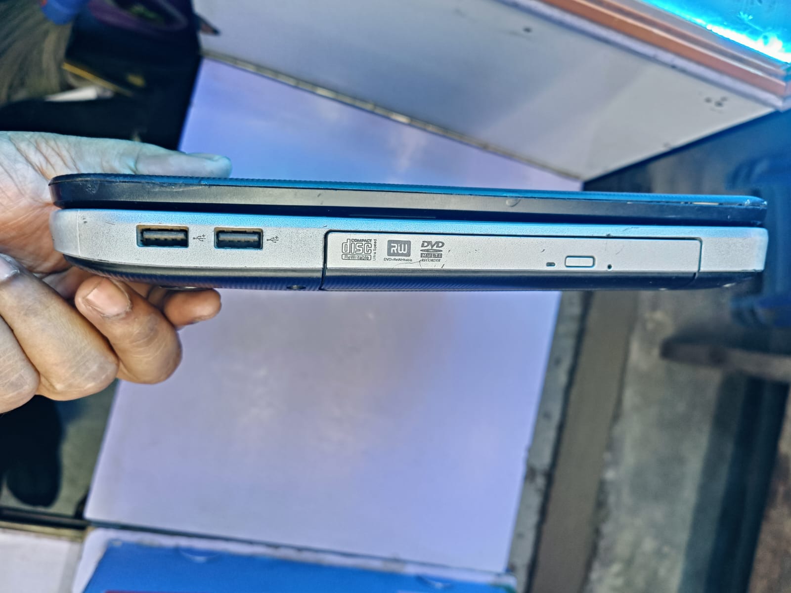 Olds Dell Laptop voostro 2520 i3/3rd Generation/6g.b/500 g.b