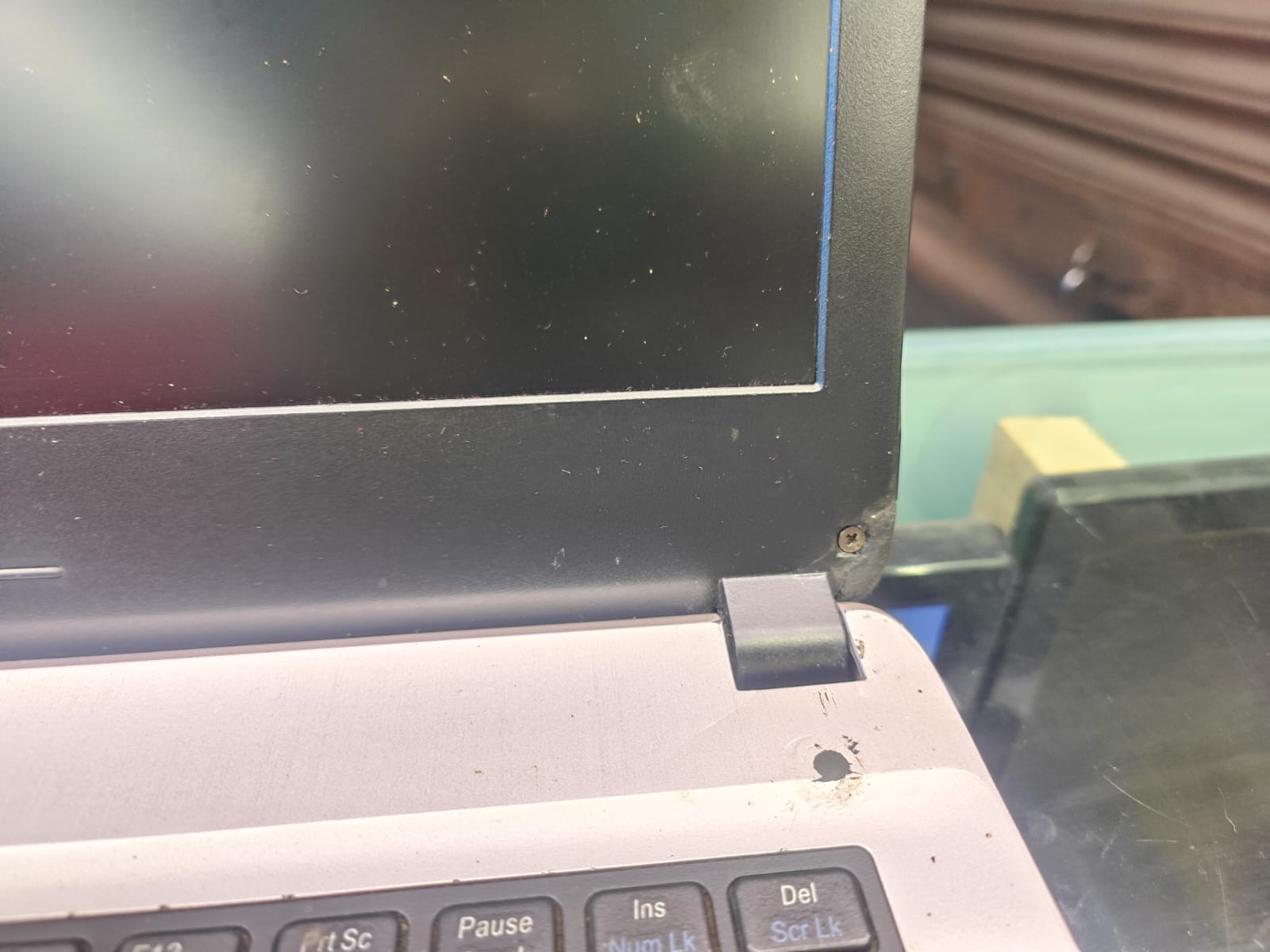 Olds Acer Laptop Pentium Gold/7th generation/4g.b/500 g.b